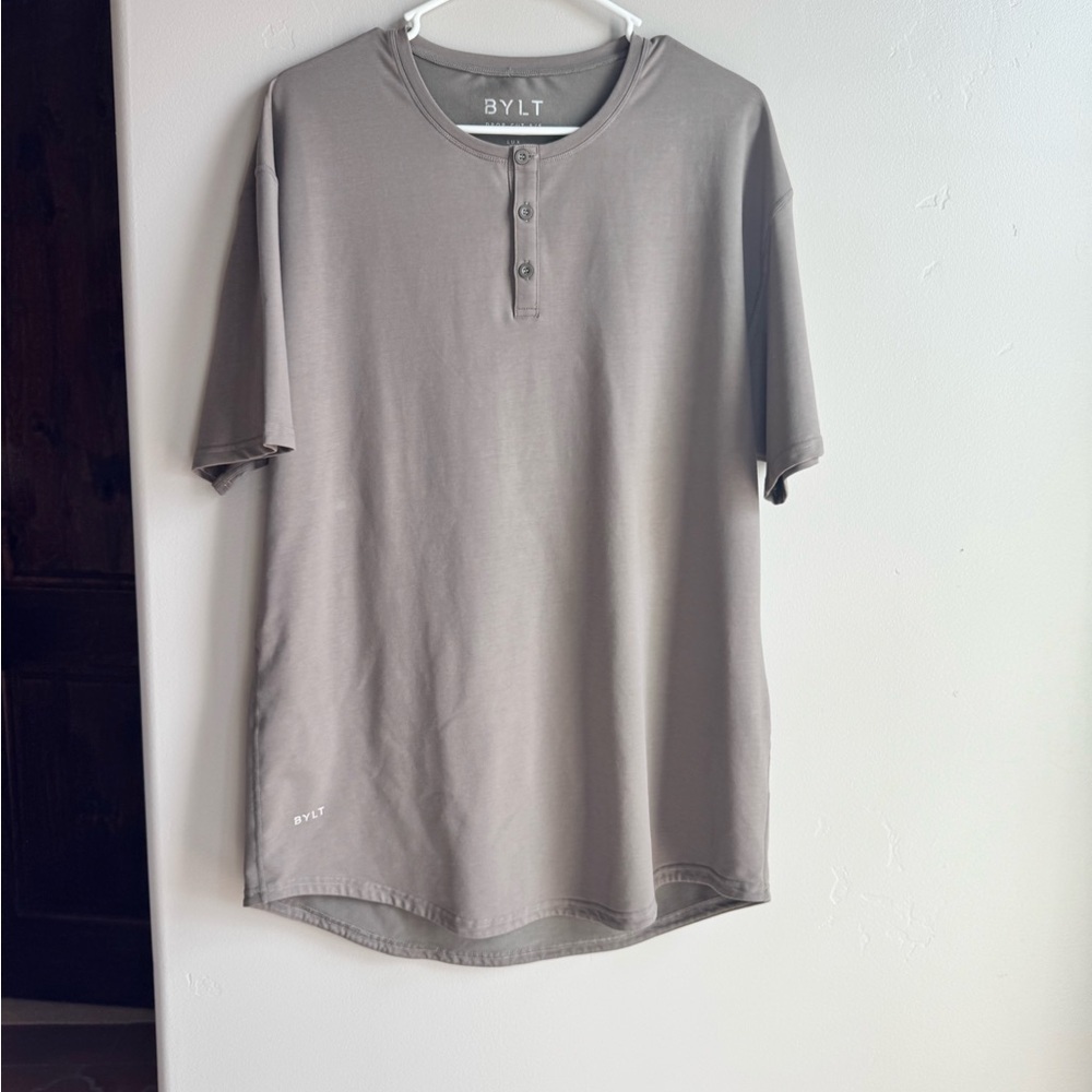 BYLT Lux Drop Cut XL Henley Tee Taupe Neutral Stretch Basic Athleisure Shirt